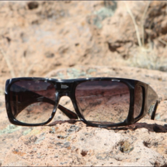 Mosley Tribes Chambers Sunglasses Gradient - Picture 2 of 7